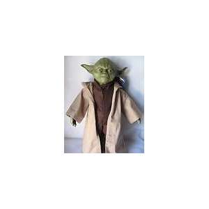  Disney Star Wars Yoda Plush   12 Toys & Games