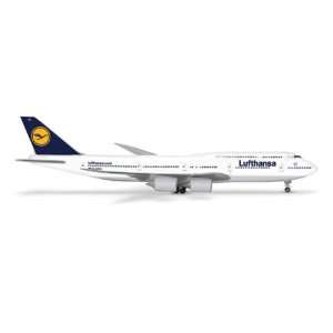    Herpa 500 Scale HE516068 Lufthansa 747 8I 1 500 Toys & Games