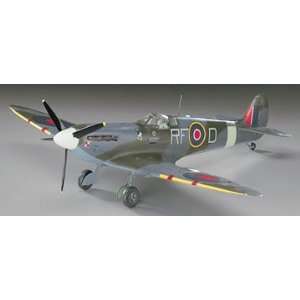    Hasegawa 1/32 Spitfire Mk.Vb Airplane Model Kit Toys & Games