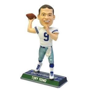  Dallas Cowboys Tony Romo End Zone Bobble Head: Toys 