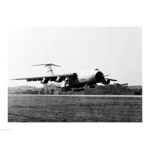  Military airplane taking off, C 5 Galaxy Poster (24.00 x 