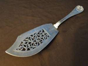GEO ADAMS STERLING SILVER FISH SLICE OLD ENGLISH/THREAD/SHELL MILITARY 