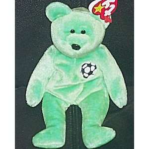  TY Beanie Baby   KICKS the Soccer Bear Toys & Games