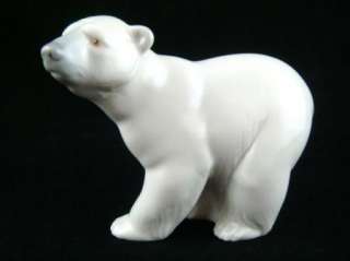 Vintage Lladro Porcelain Figurine Attentive Polar Bear  