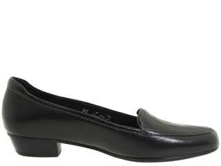 CLARKS TIMELESS WOMENS MOCCASIN SHOES ALL SIZES  