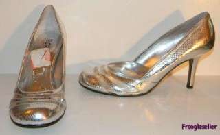 BCBG Paris womens Danny heels pumps shoes 9 B EUR 39 silver leather 