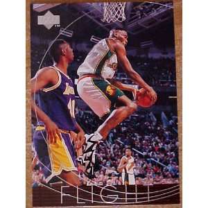   97 Upper Deck #176 Shawn Kemp The Game in Pictures: Sports & Outdoors