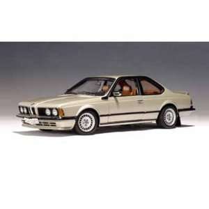  BMW 635 CSI 1/18 Bronzit Beige Metallic: Toys & Games