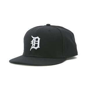 Detroit Tigers Authentic Fitted Womens Cap   Navy 7 1/2:  