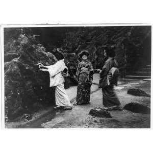   ,courtship,women,social life,God,Marriage,Kyoto,1922: Home & Kitchen
