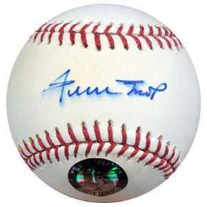  Willie Mays Autographed MLB Baseball PSA/DNA #H66669 