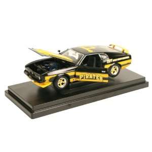   Pirates Diecast 1:18 Scale 1971 Ford Mach 1 Mustang: Sports & Outdoors