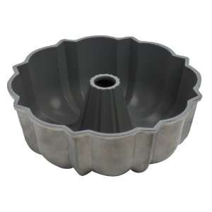   12 Cup Non Stick Cast Aluminum Fluted Cake Pan: Kitchen & Dining