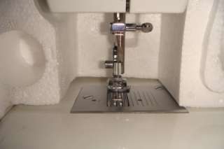 Singer 8280 Sewing Machine 30 Stitch Functions Metal Construction 