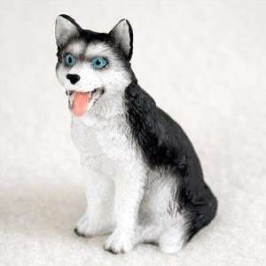  Husky Miniature Dog Figurine   Black & White