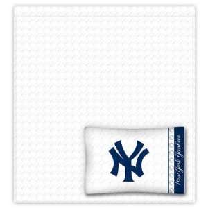   York Yankees Sheets   Sidelines Twin Size Sheet Set: Home & Kitchen
