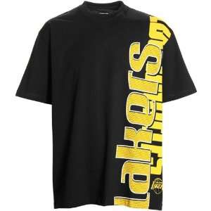  Los Angeles Lakers Black Sideways T shirt: Sports 
