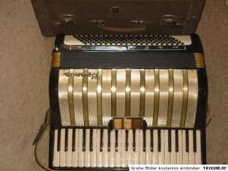Beautiful Hohner Marchesa accordion, lady Accordeon w. Case  