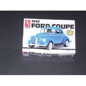  AMT 1940 Ford Coupe Model Car Kit: Toys & Games