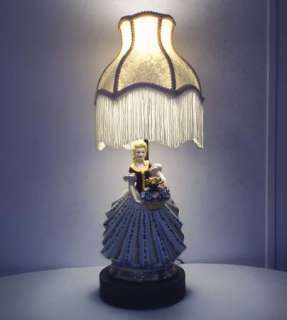 VINTAGE ITALIAN POTTERY LADY LAMP BASKET FLOWERS HP  