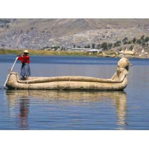  Traditional Urus Reed Boat, Islas Flotantas, Reed Islands, Lake 