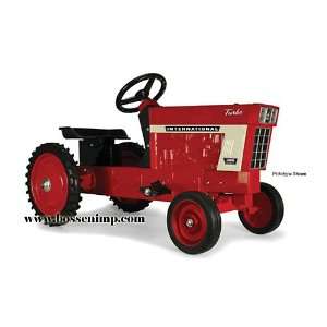  International 1466 WF Pedal Tractor Toys & Games